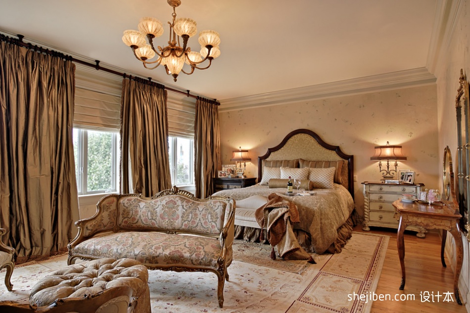 欧式风格时尚经典豪华别墅主人房卧室床头背景墙窗帘装修效果