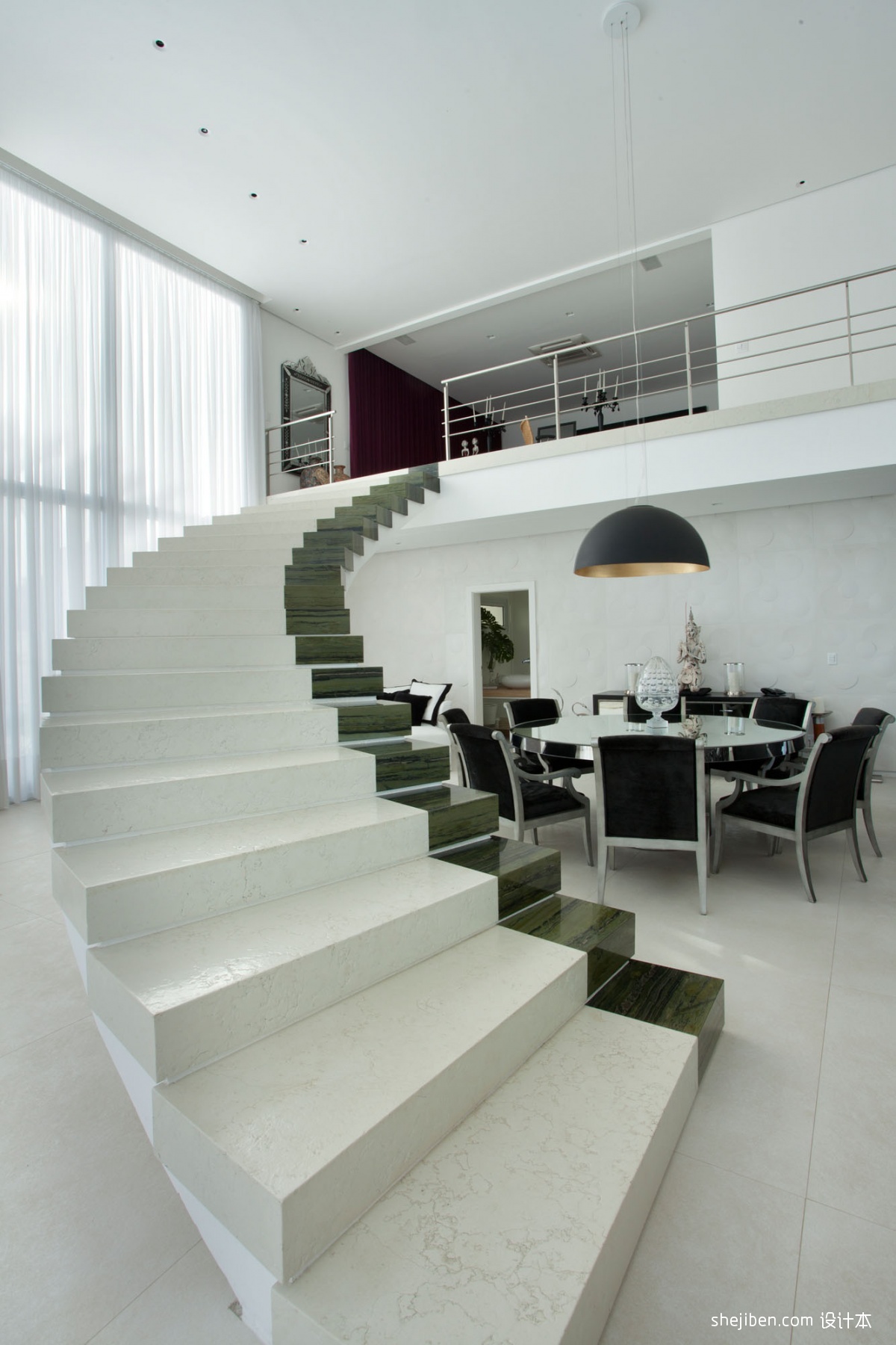 现代风格两层别墅楼梯设计