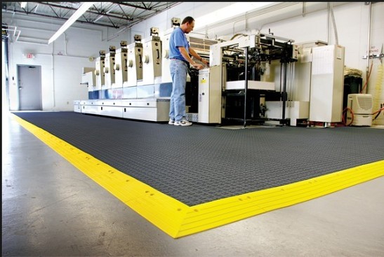 耐磨型工业地板砖 仓库地毯 车库地垫 耐压地垫