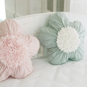 韩国代购 甜美花朵形状公主抱枕\/沙发枕 大抱枕