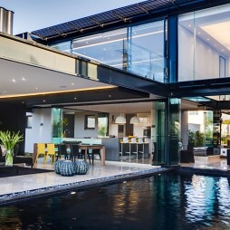 南非米德兰现代别墅休闲区露天游泳池装修效果图