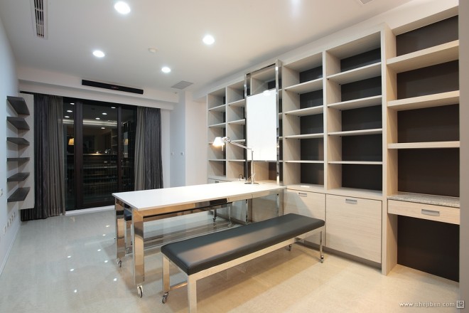 现代风格家居设计台南席悅林宅书房组合柜装修效果图