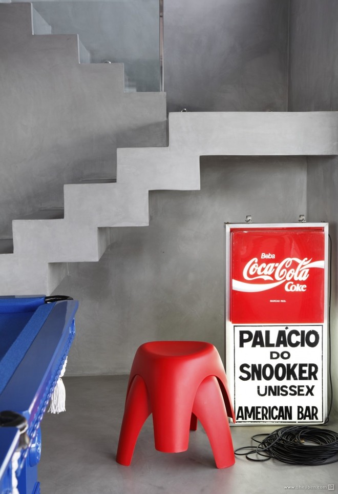 巴西清爽复式公寓设计混搭简易楼梯间装修效果图