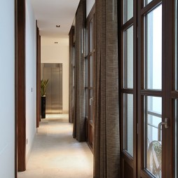 西班牙马略卡岛休闲别墅设计走廊过道装修效果图
