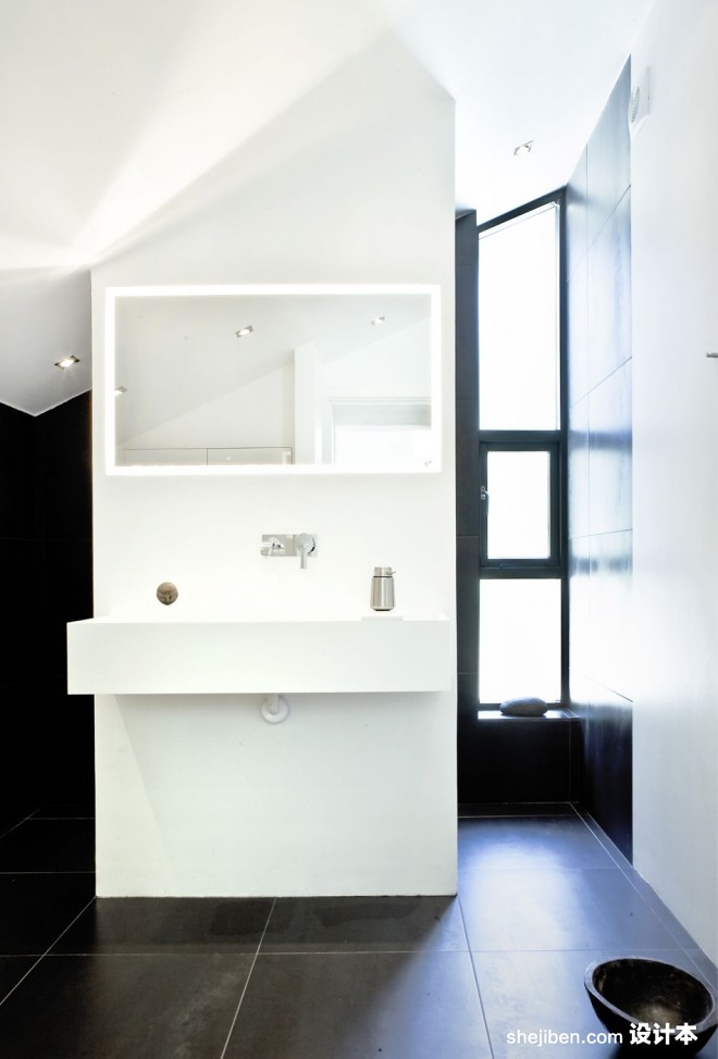 丹麦白色极简别墅设计玄关隔断装修效果图