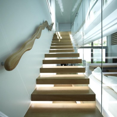 现代实木整体楼梯装修效果图