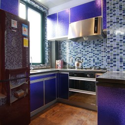 现代风格开放式L型小面积家居厨房蓝色橱柜装修效果图