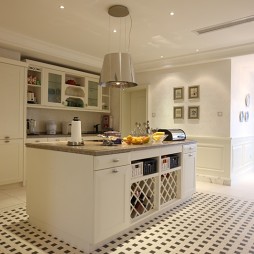 欧式风格开放式条形小面积别墅厨房米黄色橱柜装修效果图片