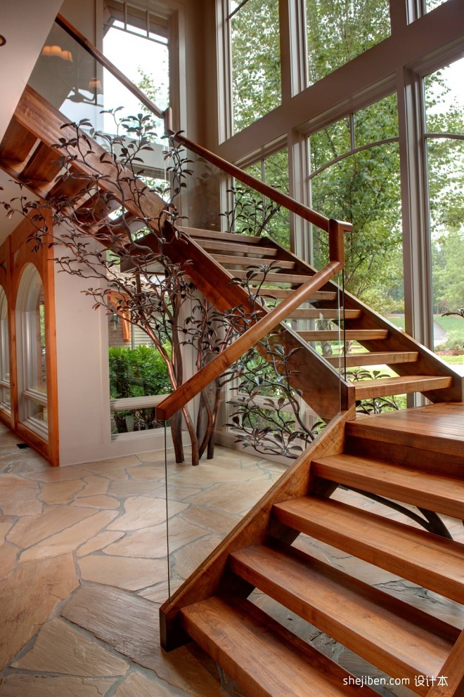 2017现代风格二居室家用实木楼梯装修效果图
