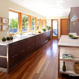 2017现代风格长条开放式5平米家居厨房褐色橱柜装修效果图