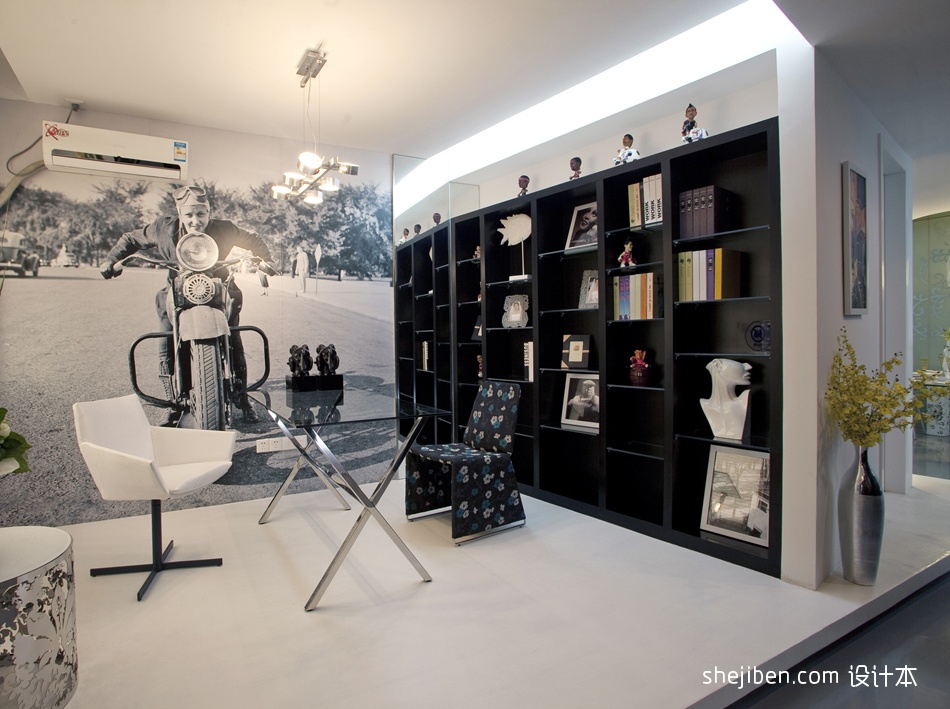 2013现代风格样板间开放式创意书房书架书桌椅子个性墙纸装修效果图片