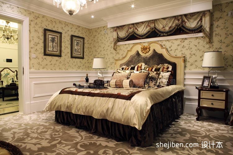 美式风格经典时尚别墅主人房卧室床头背景墙装修效果图片