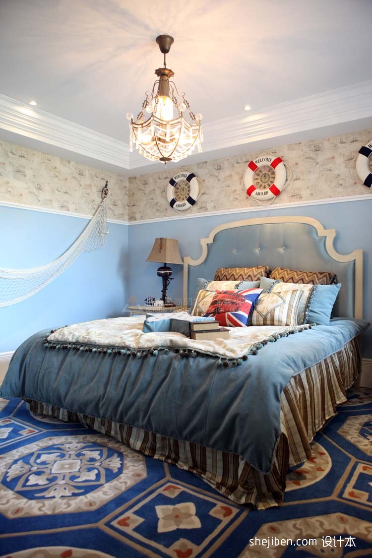 地中海风格时尚温馨别墅主人房卧室床头背景墙装修效果图片