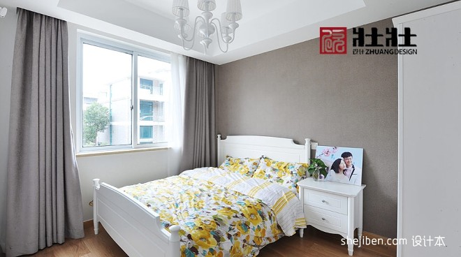 现代风格三室一厅温馨80后婚房卧室灰色壁纸窗帘装修效果图