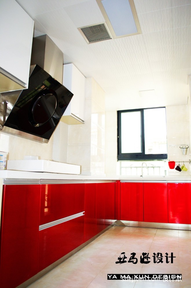 现代风格整体厨房矿棉板吊顶装修效果图