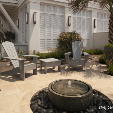 现代风格别墅入户家庭花园桌椅地砖装修效果图片