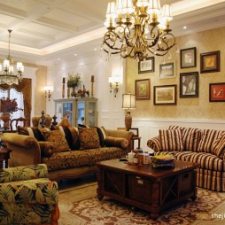 美式别墅客厅沙发背景墙装修效果图