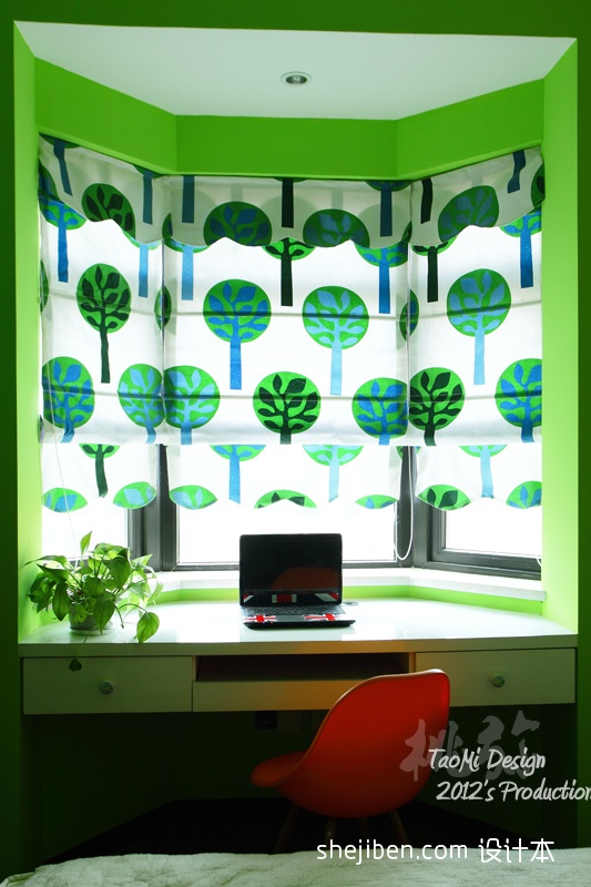2017现代风格三室一厅最新经典女孩儿童房带书桌窗户窗帘装修效果图片