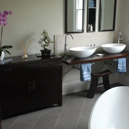 2017中式风格别墅黑白卫生间洗手盆灰色地砖装修效果图欣赏