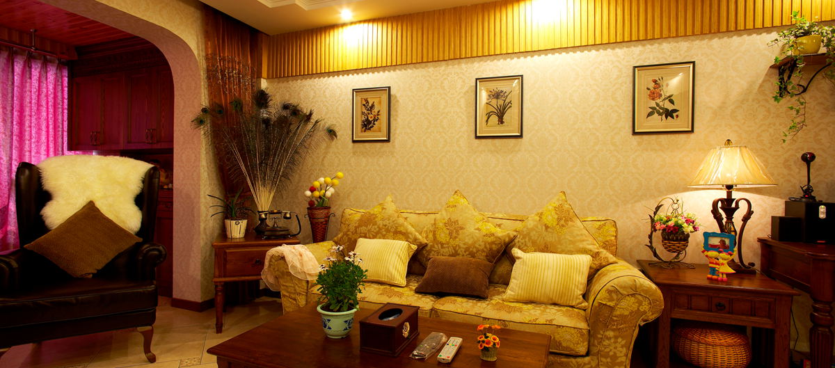 青林湾小户型现代浅黄色客厅沙发壁纸挂画背景墙及窗帘效果图