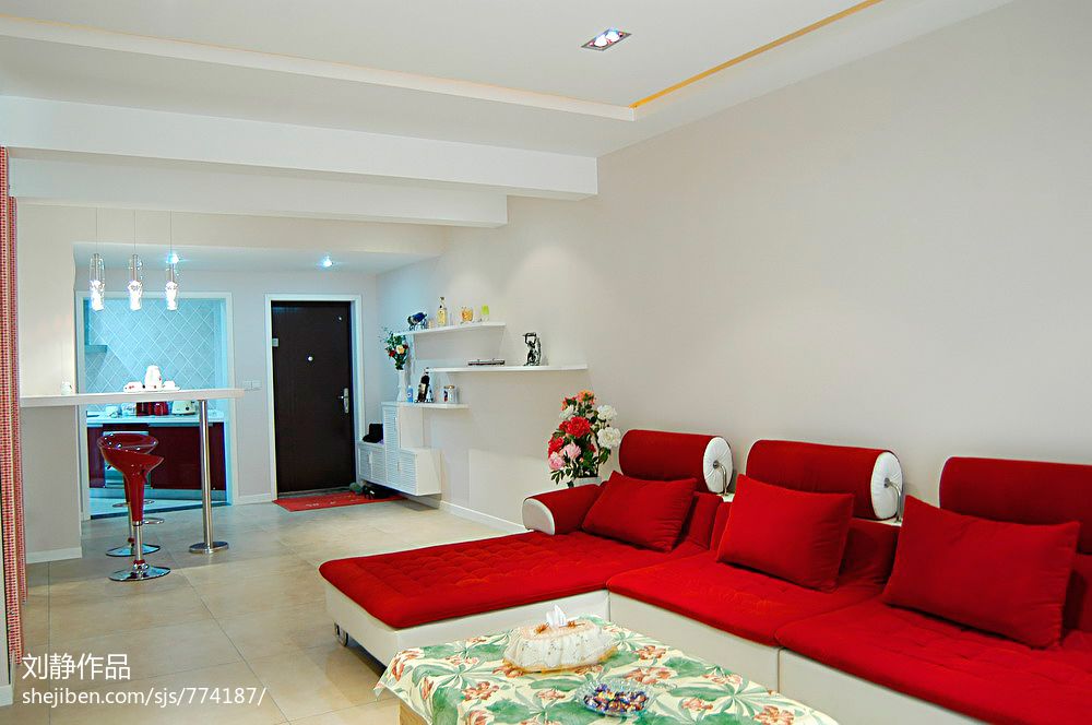 120平米现代风格白色简装客厅红色沙发 
