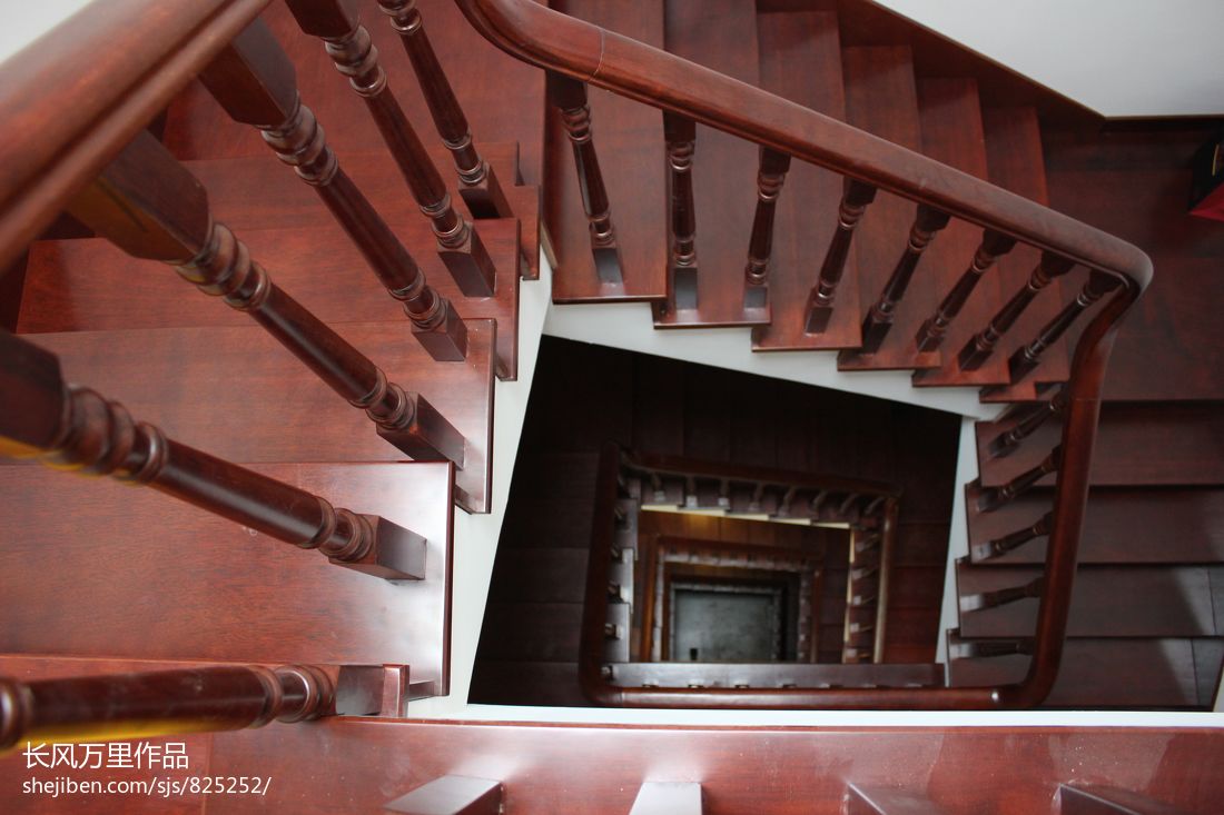 别墅东南亚风格楼梯装修效果图