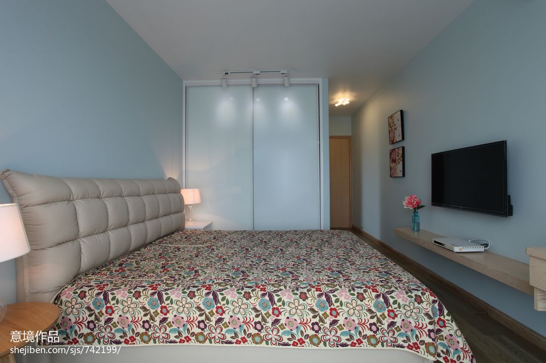 现代与复古的和谐美_时尚混搭卧室装修设计效果图