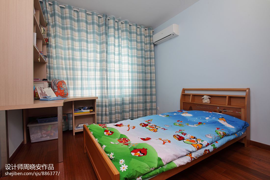 亿城左岸香颂现代风格现代儿童房落地窗帘装修效果图