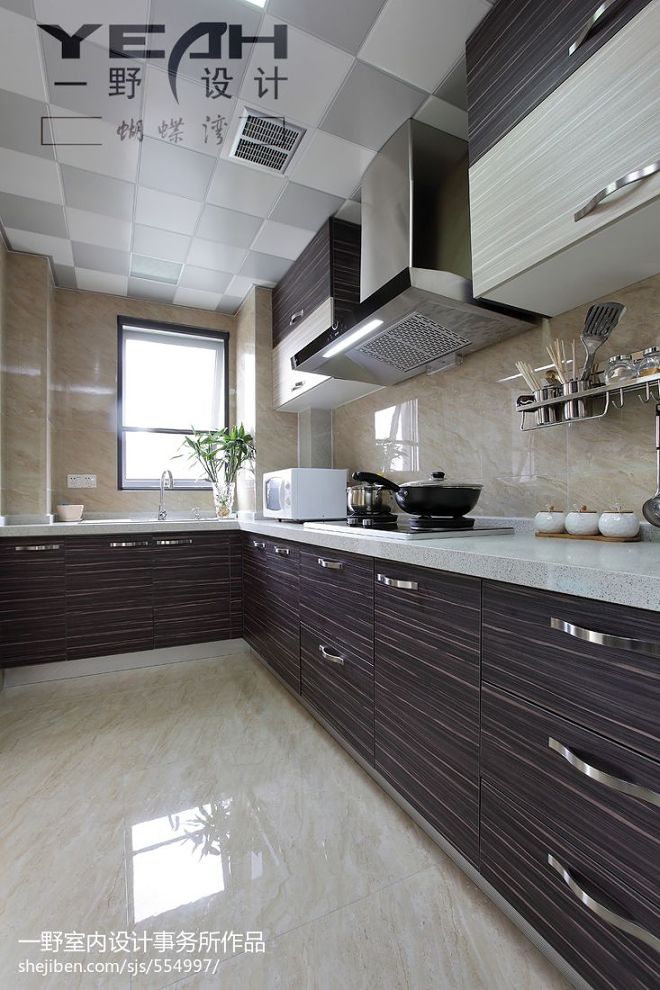 蝴蝶湾现代中式厨房整体橱柜效果图
