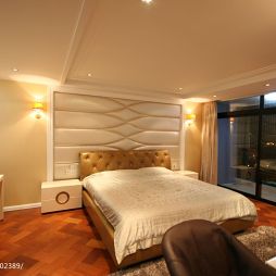 珠海复式现代卧室床头皮质背景墙装修效果图