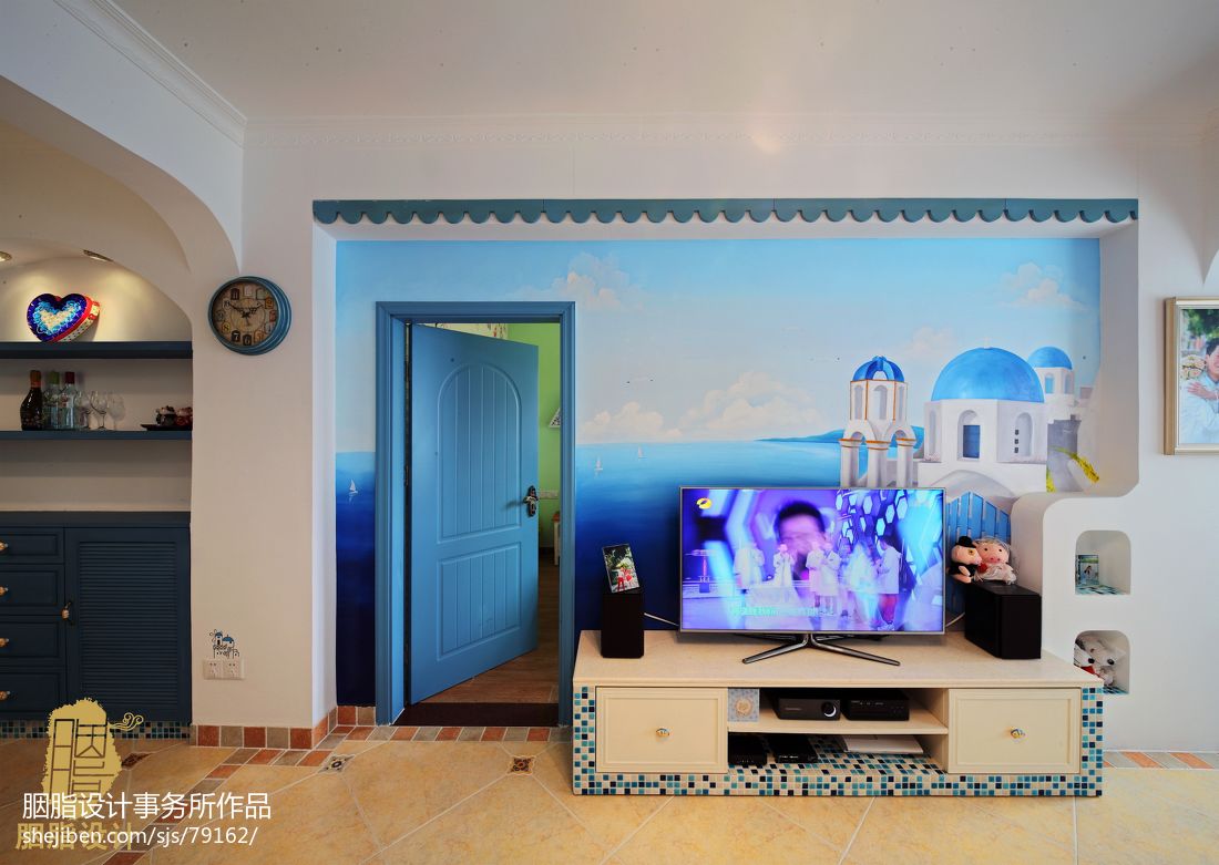 地中海婚房客厅电视背景墙图片
