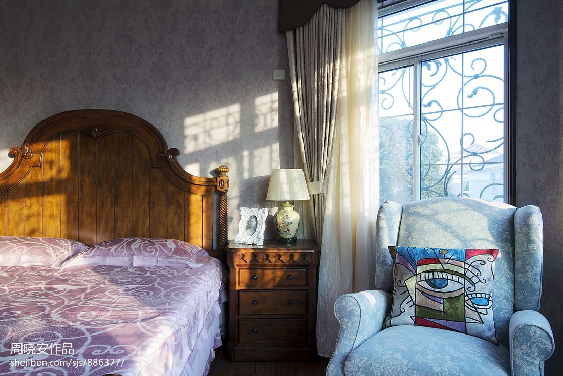 现代美式别墅卧室窗户装修图片