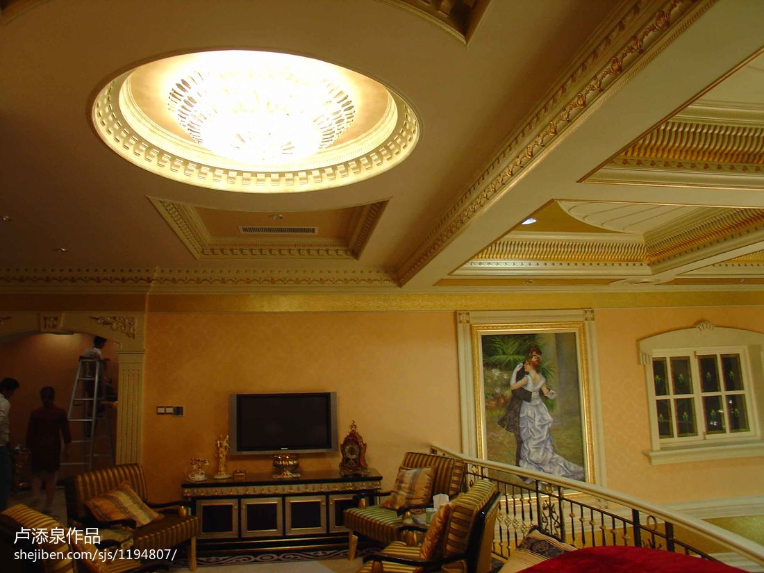 大伯家土豪金别墅太奢华了，室内装修堪比宫殿，这得砸多少钱？