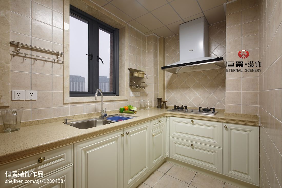 美式三居室厨房装修设计图片