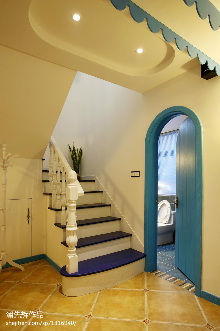 地中海小户型复式楼梯装修效果图