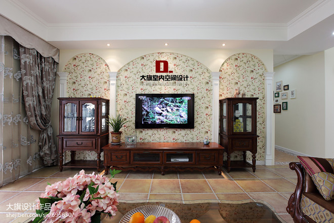 美式风格家庭客厅电视背景墙装修图片