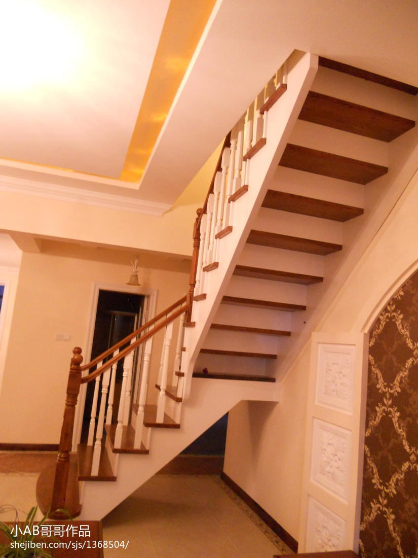 欧式家装二层楼室内楼梯图片