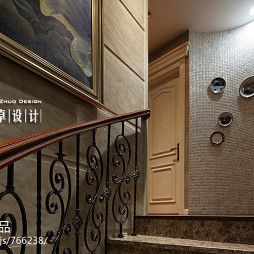 美式复式楼楼梯间家居装饰效果图