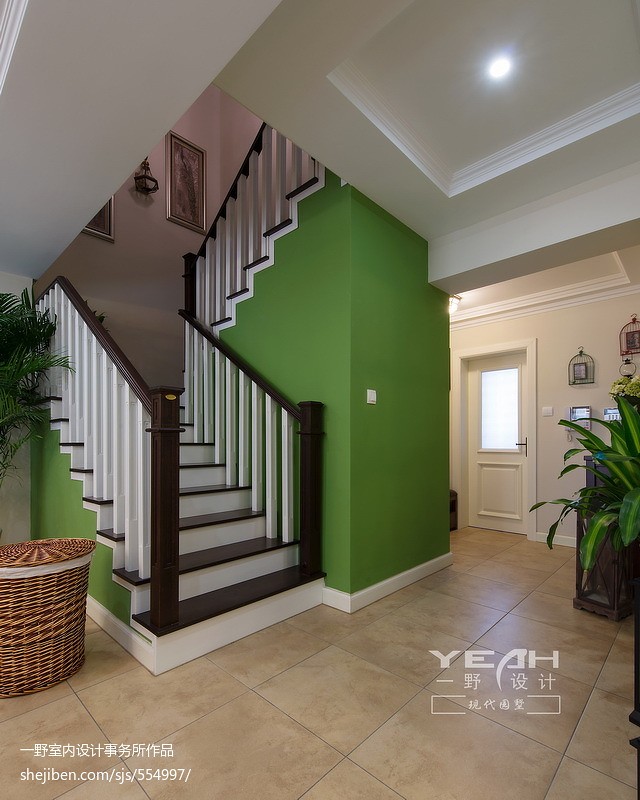 美式风格叠加别墅楼梯装修效果图大全