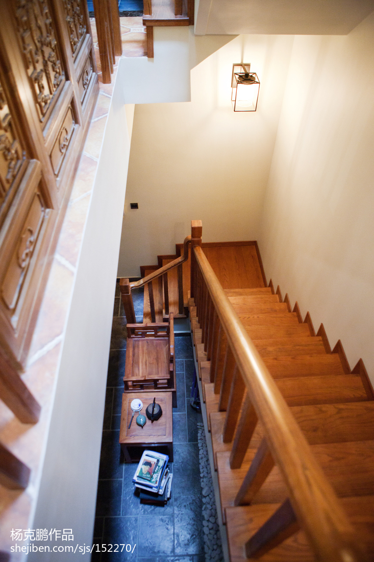 美式和中式混搭楼梯装修效果图