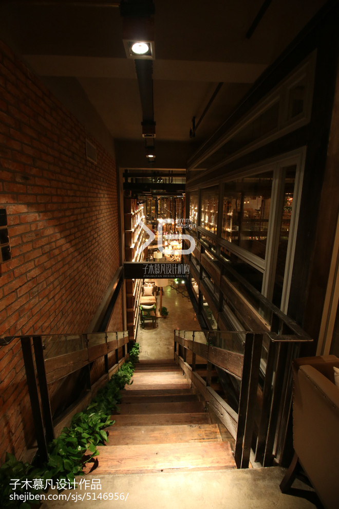 漫咖啡哈尔滨百盛店楼梯设计