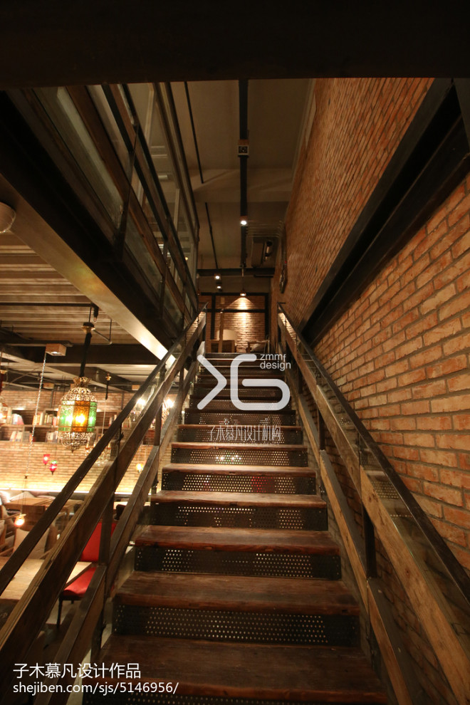 漫咖啡哈尔滨百盛店楼梯设计图