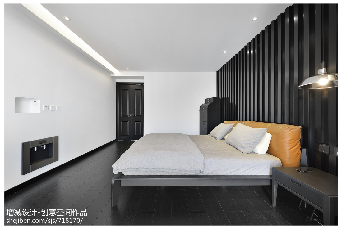 现代风格复式卧室装修案例