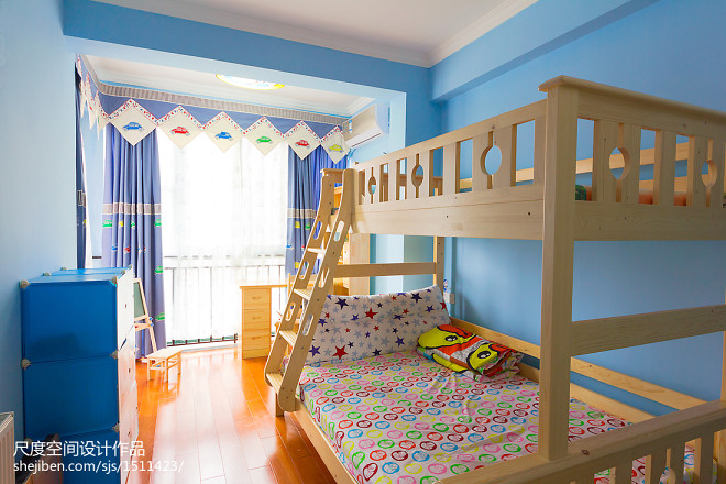 美式风格蓝色系儿童房装修图