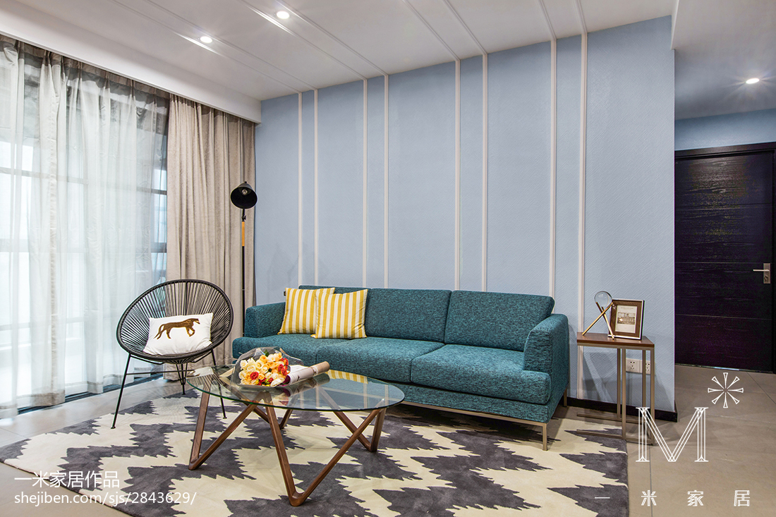 现代风格淡蓝色系客厅设计