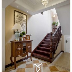 美式别墅楼梯装修案例