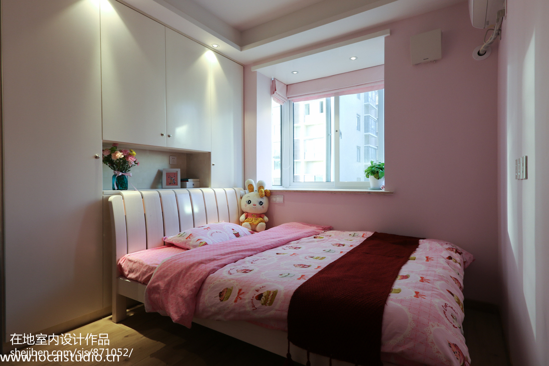 现代风格粉色系儿童房装修
