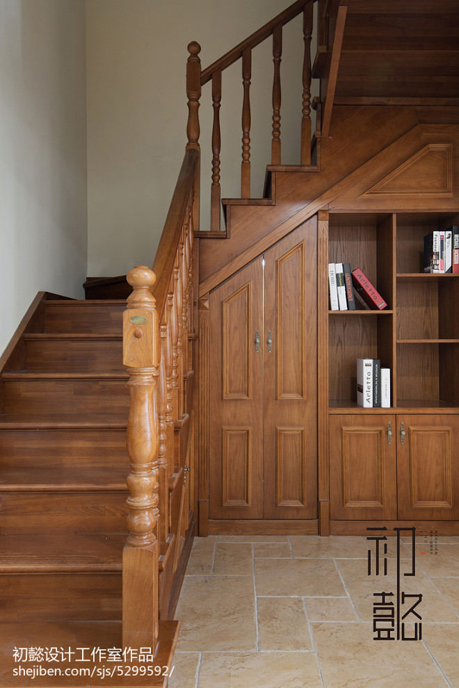 美式木质楼梯设计