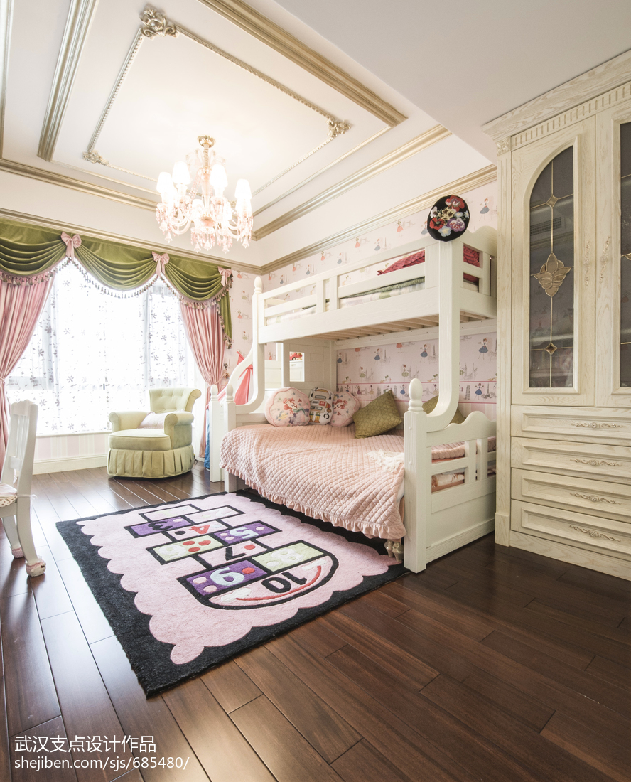 粉色系欧式风格儿童房装修