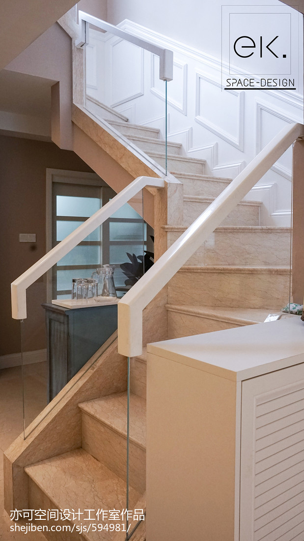 美式风格复式楼梯设计案例